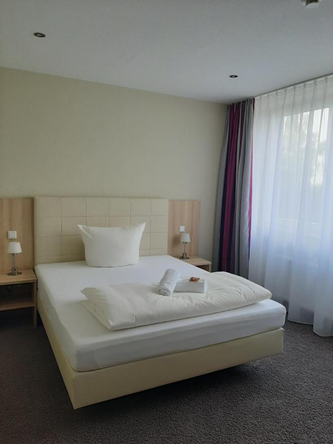 Hotel Siebenschlaefer Am Wasserturm Alsdorf Dış mekan fotoğraf