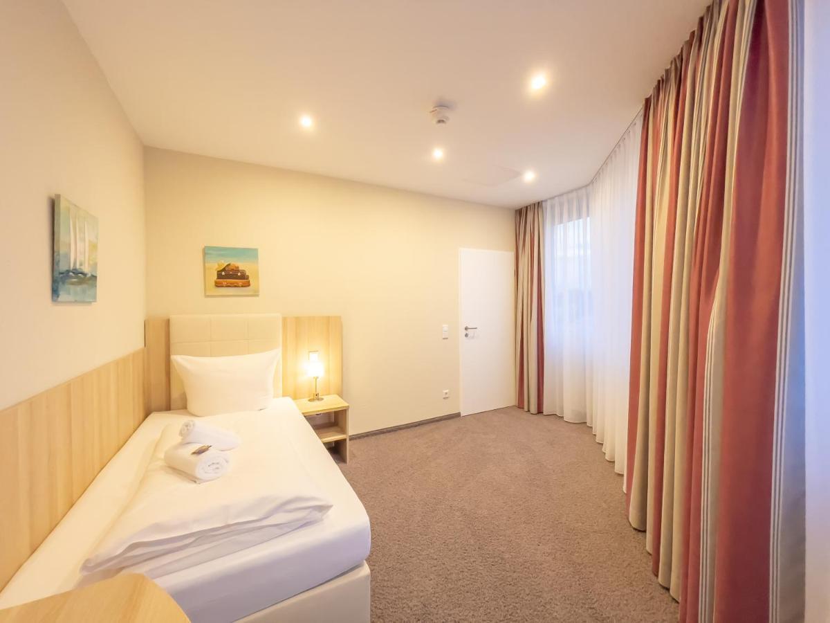 Hotel Siebenschlaefer Am Wasserturm Alsdorf Dış mekan fotoğraf