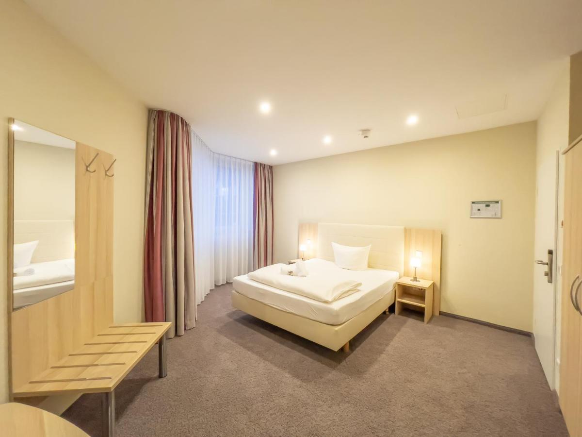 Hotel Siebenschlaefer Am Wasserturm Alsdorf Dış mekan fotoğraf